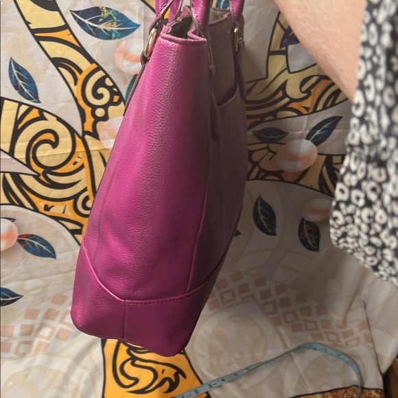 Tignanello Plum Pebbled Leather Tote Bag – Gold Hardware – Excellent Condition - Picture 6 of 15